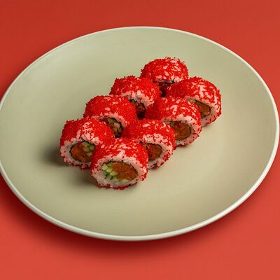 Ролл Калифорния с лососем в SushiMe по цене 639 ₽
