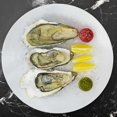 Три императорские устрицы200+ в Вкусноморье по цене 2160 ₽