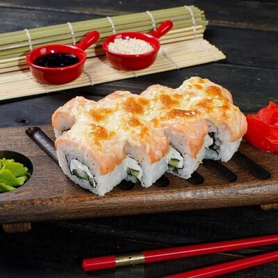 Запеченный ролл Филадельфияв Sreda по цене 900 ₽