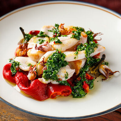 Кальмар с перцем рамиро и чимичурри в Salone pasta & bar по цене 1750 ₽