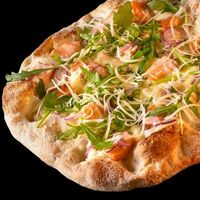 С копченным лососем в Chaplin's Pizza