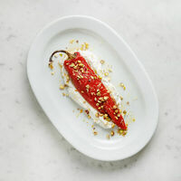 Запеченный на огне перец рамиро с рикоттой и соусом мухаммара в Marso Polo