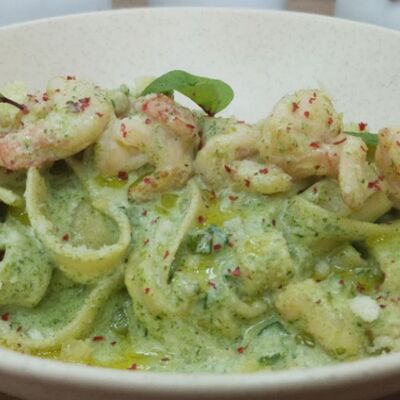 Паста с креветками и шпинатом в Сытый мишка по цене 700 ₽