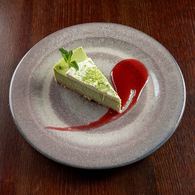 Чизкейк матча в Pho'n'Roll по цене 520 ₽