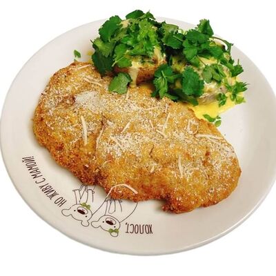 Шницель из индейки с картофелем и грибами в АндерСон по цене 880 ₽