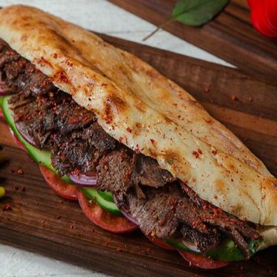 Doner с говядиной лимузин в Azelow по цене 749 ₽