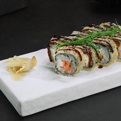 Темпурный ролл с лососем в Интонация по цене 910 ₽