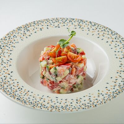 Салат овощная мозаика со сметаной в Jack London по цене 360 ₽