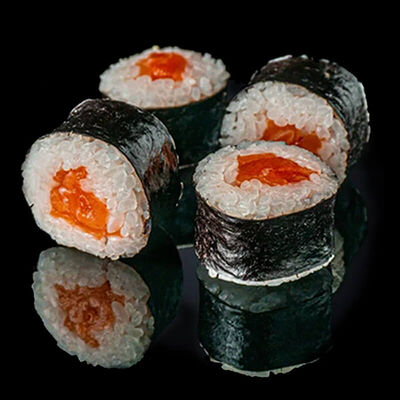 Ролл с лососем в Sushi Maximum по цене 495 ₽
