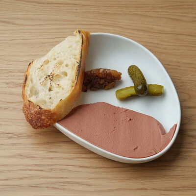 Паштет из индейки, чатни из яблока и изюма, бриошь в Salt по цене 450 ₽