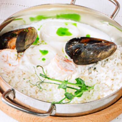 Морепродукты по-лигурийски с рисом в Паста Фэмили по цене 830 ₽