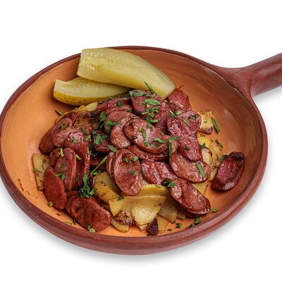 Жареный картофель с колбасками в PINTA Bar & Grill по цене 3190 ₸