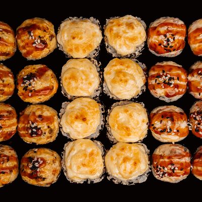 Сет 3 запечённых ролла в Set-Box по цене 1419 ₽