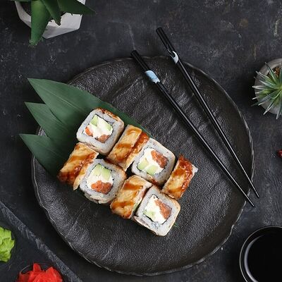 Ролл Канада угорь и лосось вместе в Рыбин Гуд Sushi Premium по цене 769 ₽