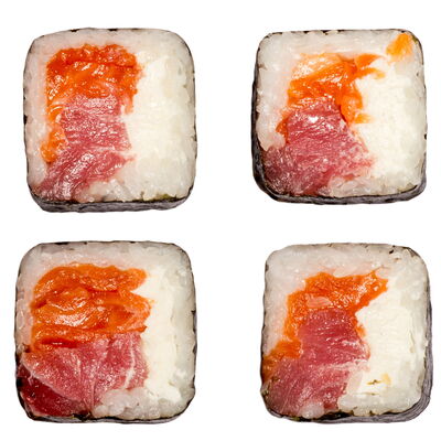 Ролл Мореман в Суши - маркет по цене 250 ₽