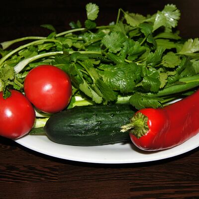 Букет зелени и овощей в Шашлыки & Пироги по цене 690 ₽