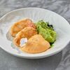Крабовые котлеты, пюре с песто и соус биск в Come Mode Cafe по цене 2490
