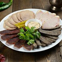 Мясное ассорти в Долма