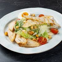 Цезарь с курицей в Риони