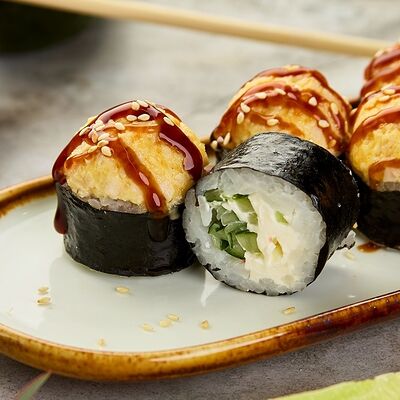 Запеченный с курицей в Sushist по цене 450 ₽