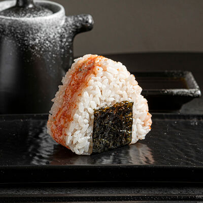 Онигири с креветкой в Качуко по цене 280 ₽
