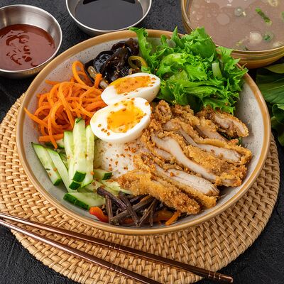 С хрустящим цыплёнком в YUKI food по цене 820 ₽