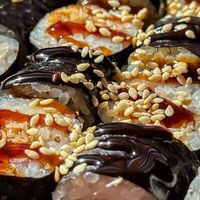 Ролл с угрем в Vanana cafe
