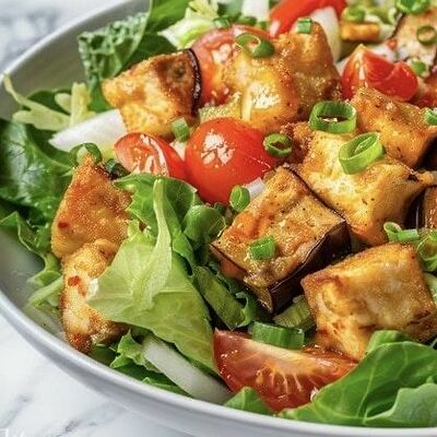 Салат из хрустящих баклажанов в Бурнова лофт по цене 450 ₽