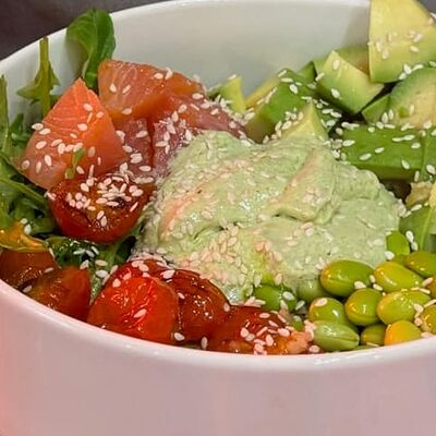 Боул с лососем в Pitchii Coffee and Waffles по цене 1050 ₽