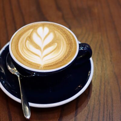 Флэт Уайт маленький в Do.bro coffee по цене 250 ₽