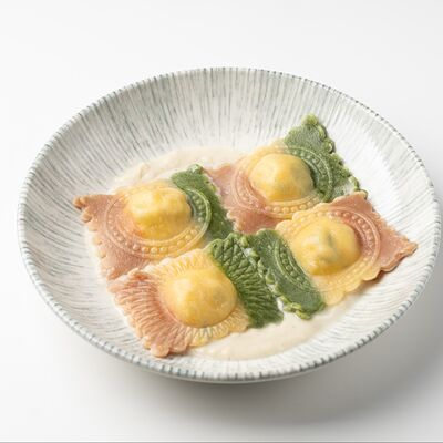 Итальянские равиоли с лососем в La Torre по цене 935 ₽