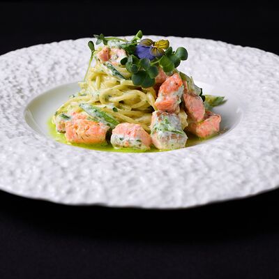 Паста с лососем и цукини в сливочном соусе в Эндорфин по цене 810 ₽