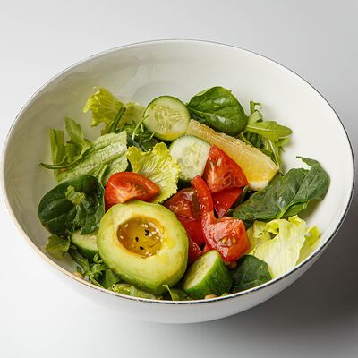 Зеленый салатв Avo kitchen & bar по цене 750 ₽