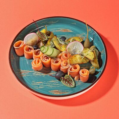 Лосось шеф-посола с жареным картофелем в Kiss по цене 710