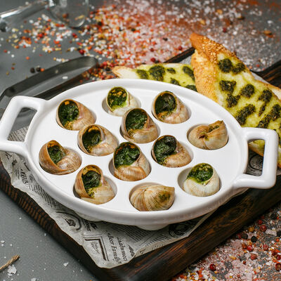 Виноградные улитки с зеленью и чесноком в Chateau Vintage по цене 350 ₽