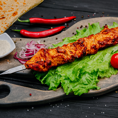 Шашлык из куриной грудки в УГОЛЬ&МЯСО по цене 579 ₽