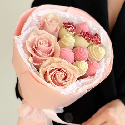 Букет из клубники в шоколаде Аврора S в Клубника по цене 3990 ₽