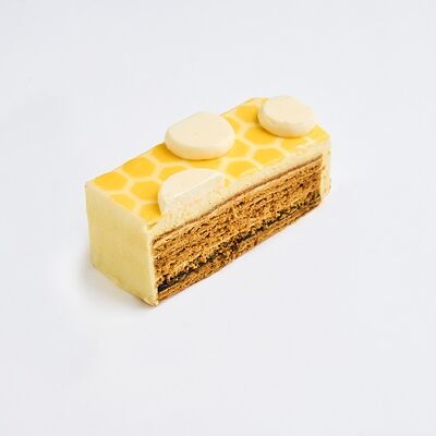 Медовик с черёмухой в Блеск по цене 480 ₽