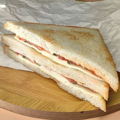 Сэндвич с куриным филе в Пряно-Румяно по цене 239 ₽