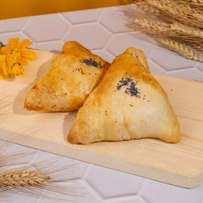 Самса с сыром в Пекарня Буханка по цене 185 ₽