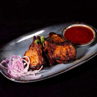 Свиная корейка в Imna Lounge по цене 750 ₽