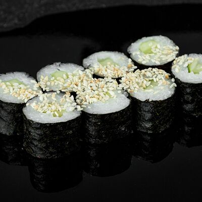 Маки с огурцом в Ем с Матрёшкой по цене 330 ₽