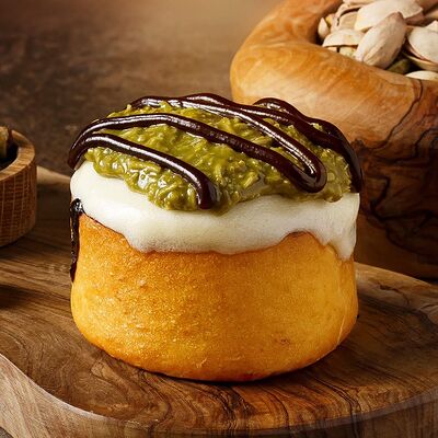 Мини-шокобон Дубайский шоколад в Синнабон по цене 490 ₽