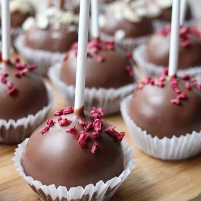 Кейк попсыв Burger and desserts по цене 283 ₽