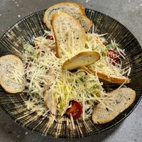 Цезарь с курицей в Макколи микс