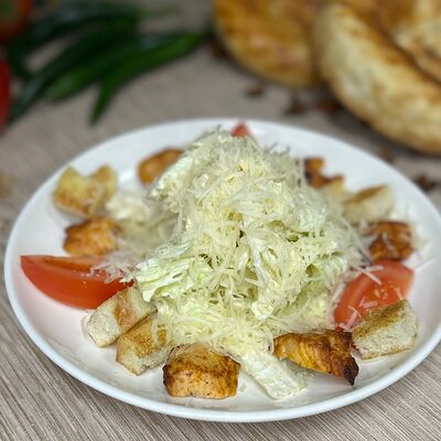 Салат Цезарь в Алтын Кафе по цене 380 ₽