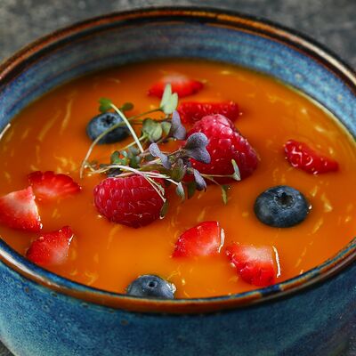 Смузи с семенами чиа и сезонными фруктами в ЛарисуВаннуХочу по цене 390