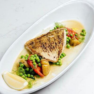 Судак с овощами в Hello Wine по цене 910 ₽