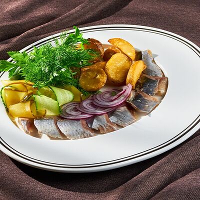 Сельдь по-русски с картофелем в База по цене 720 ₽