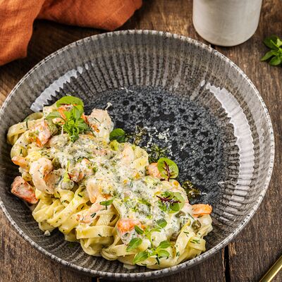 Тальятелле с лососемв Ганс и Марта по цене 1090 ₽